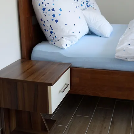 شقة Eel